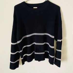 Cute G.V.O. black and white sweater ✨